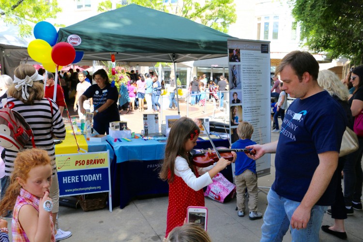 PSO staff manning the PSO BRAVO! Instrument Petting Zoo booth