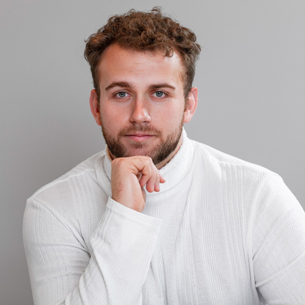 Jacob Hanes, baritone - headshot