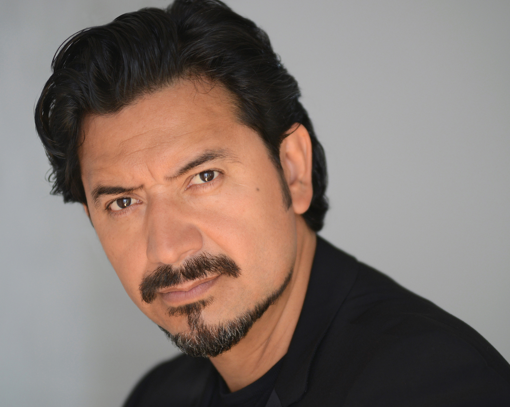 Luis Ledesma, baritone - headshot