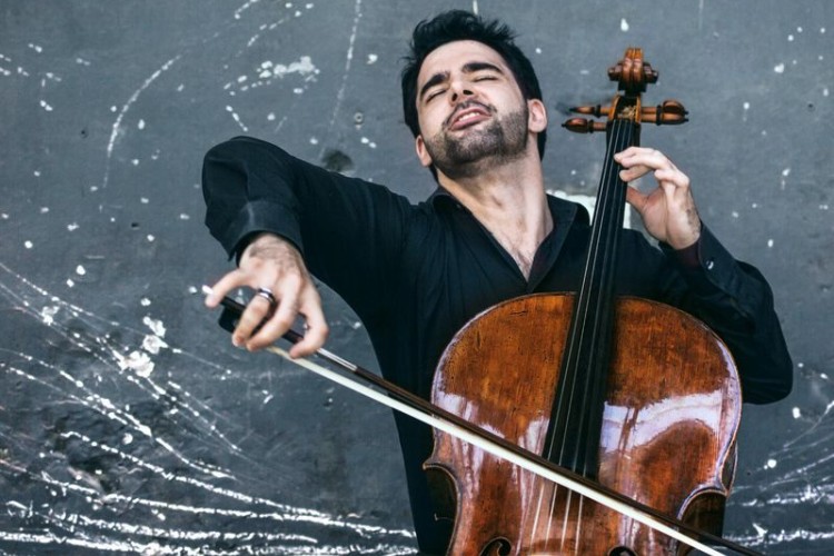 Pablo Ferrandez playing the cello