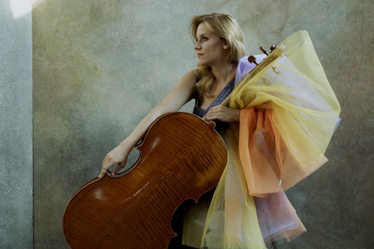 Maja Bogdanović, cello – publicity photo